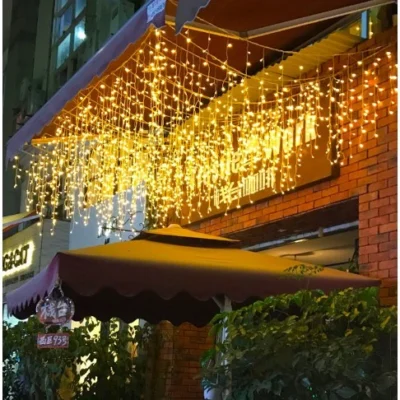 Đèn led trang trí dạng mành led thả cao cấp trang trí sảnh, ban công, trang trí tiệc có phích nối tiếp